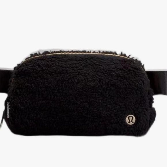 lululemon athletica Handbags - 🌟 Lululemon Everywhere Belt Bag ~ Black Fleece NWT
